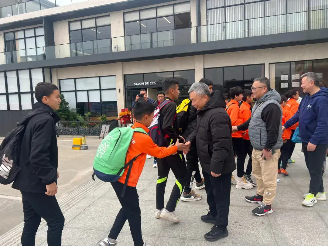 如何通过团队协作策略提升整体篮球水平_0